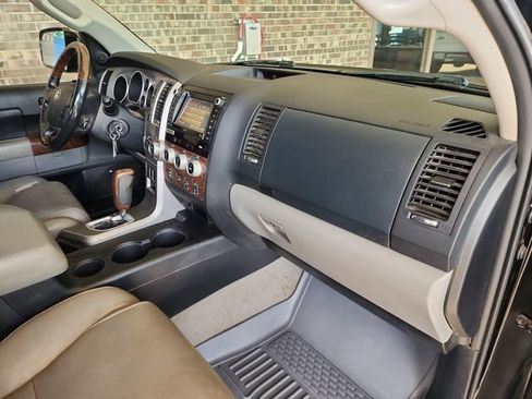 Used 2011 Toyota Tundra Limited w/ Platinum Pkg image 12