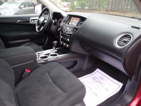 Used 2015 Nissan Pathfinder SV image 38