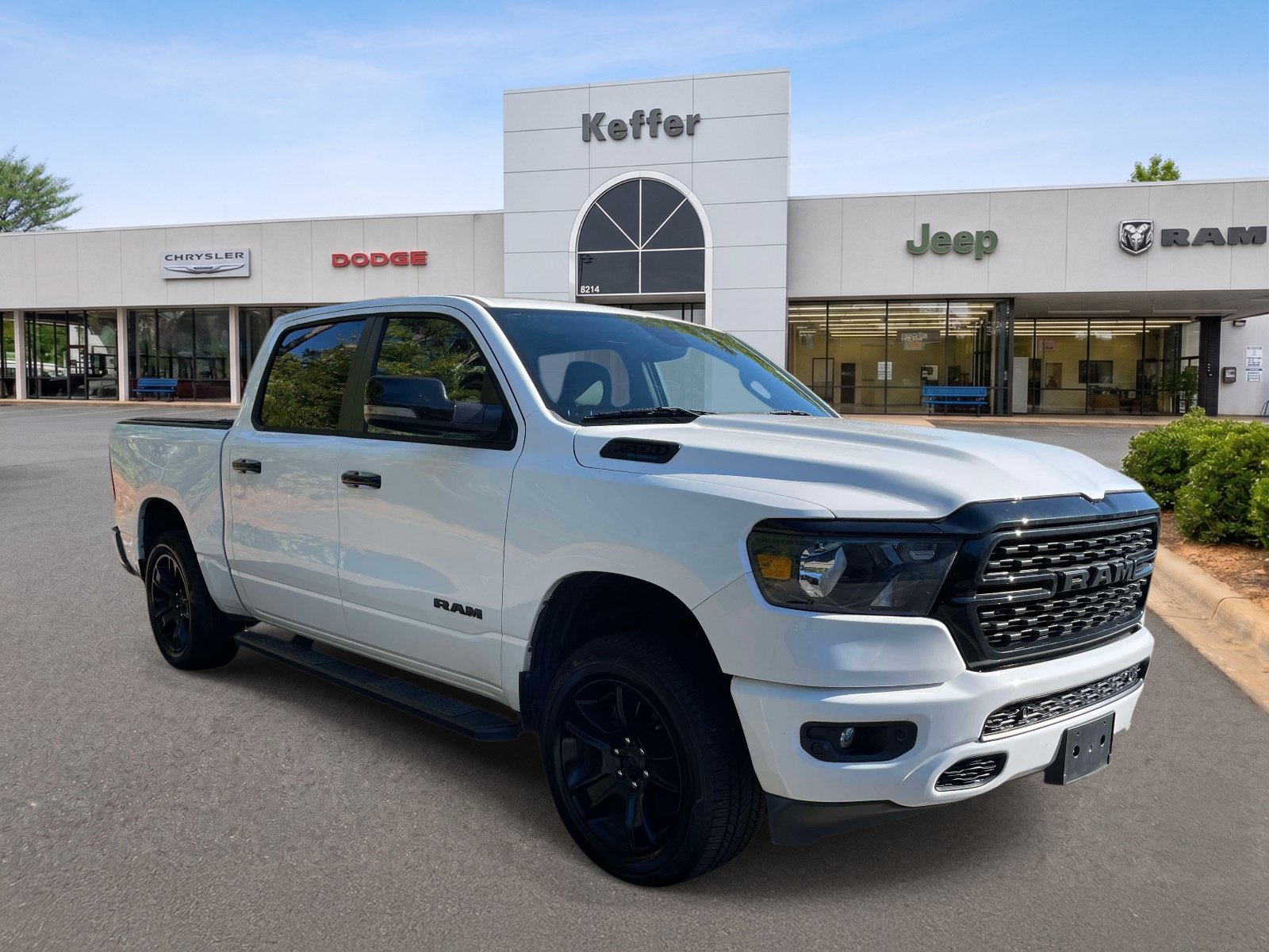 Used 2023 RAM 1500 Big Horn AWD/4WD image 3