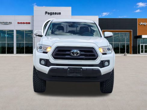 Used 2020 Toyota Tacoma SR5 w/ Technology Package AWD/4WD image 6