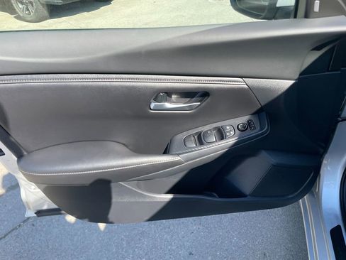 Used 2022 Nissan Sentra SV FWD image 11