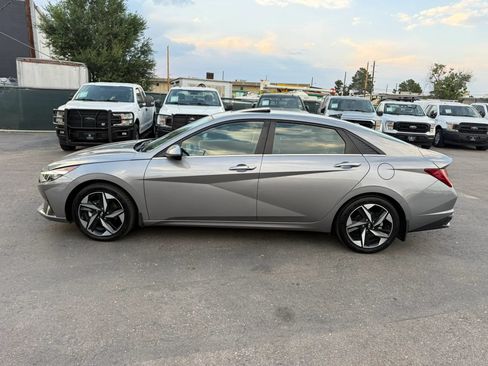 Used 2023 Hyundai Elantra Limited FWD image 3