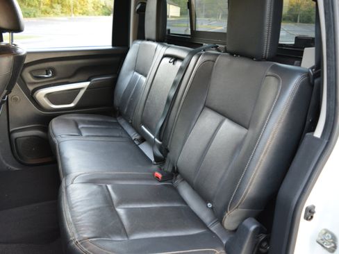 Used 2017 Nissan Titan SL image 13