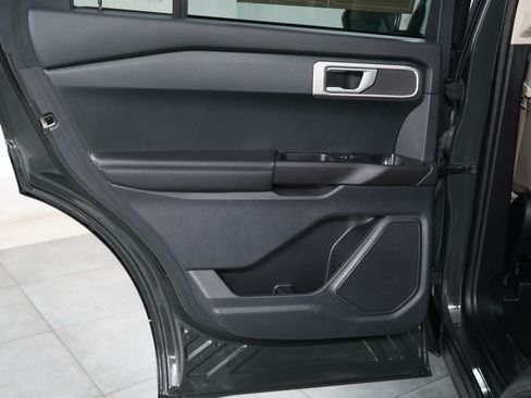 Certified 2022 Ford Explorer 4WD image 22