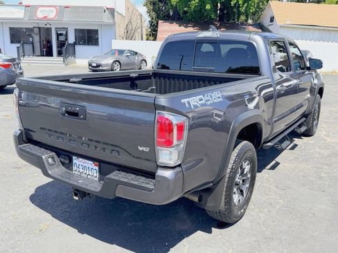 Used 2021 Toyota Tacoma TRD Off-Road w/ Technology Package AWD/4WD image 6