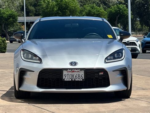 Used 2025 Toyota GR86 Premium w/ ALL Weather Mat Package (TMS) RWD image 10