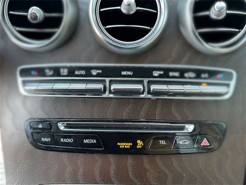 Used 2018 Mercedes-Benz GLC 300 4MATIC image 20