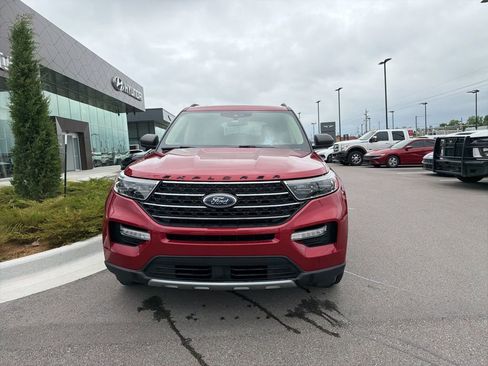 Used 2020 Ford Explorer XLT w/ Equipment Group 202A AWD/4WD image 2