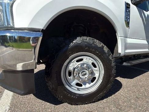 Used 2022 Ford F250 XL w/ Power Equipment Group image 22