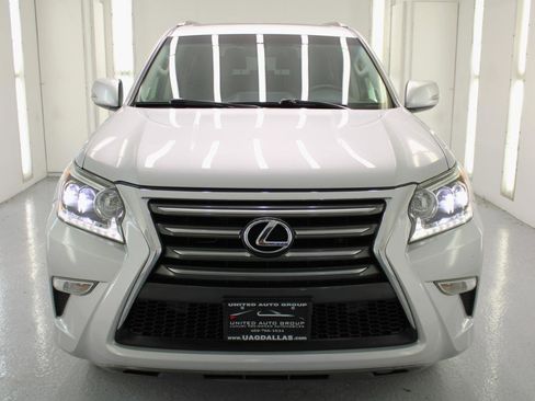 Used 2017 Lexus GX 460 image 3
