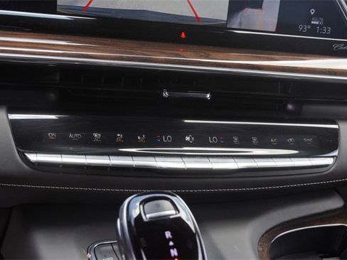 Used 2024 Cadillac Escalade ESV Premium Luxury Platinum image 26