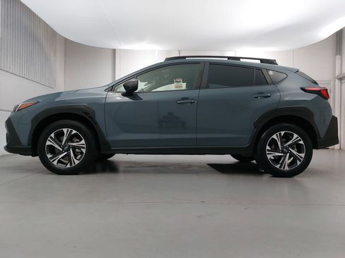 Used 2024 Subaru Crosstrek 2.0i Premium AWD/4WD image 2