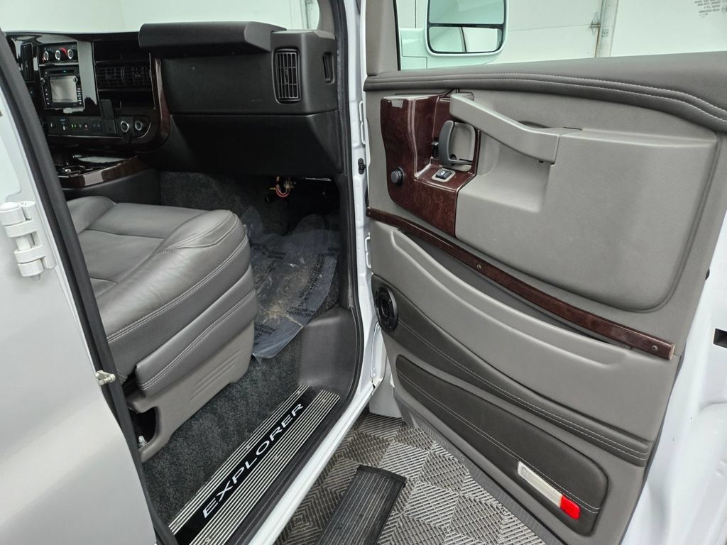 Used 2021 Chevrolet Express 2500 w/ Enhanced Convenience Package RWD image 29