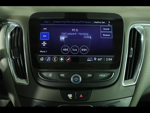 Used 2021 Chevrolet Malibu LT FWD image 12