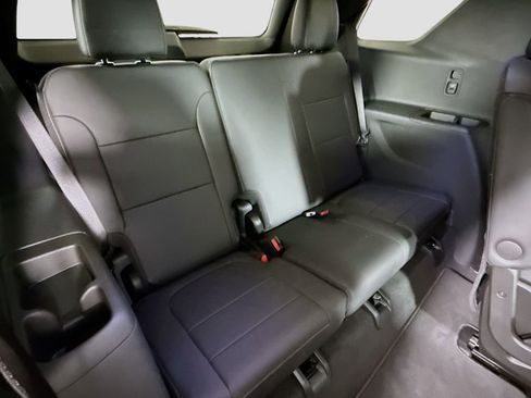 Used 2024 Chevrolet Traverse LT image 25