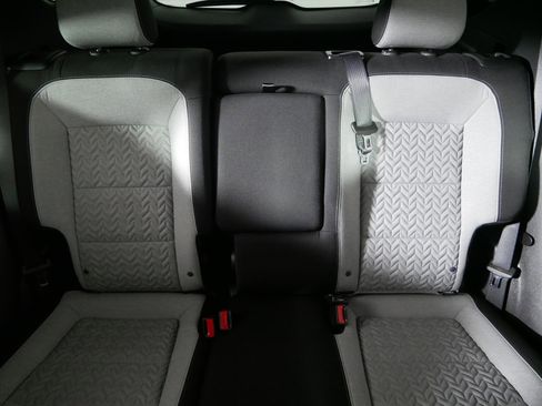 Used 2024 Chevrolet Equinox LS w/ LS Convenience Package image 13