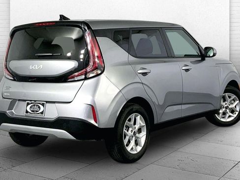 Certified 2025 Kia Soul LX image 13