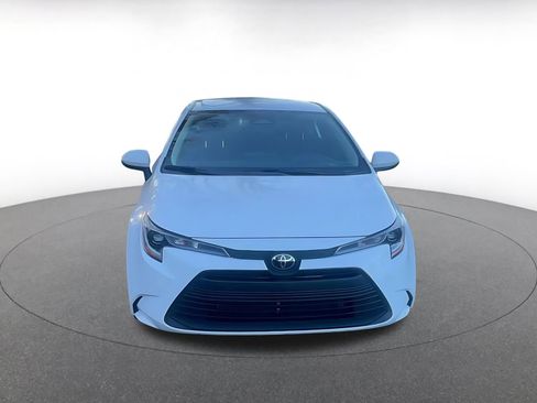 Used 2025 Toyota Corolla LE image 4