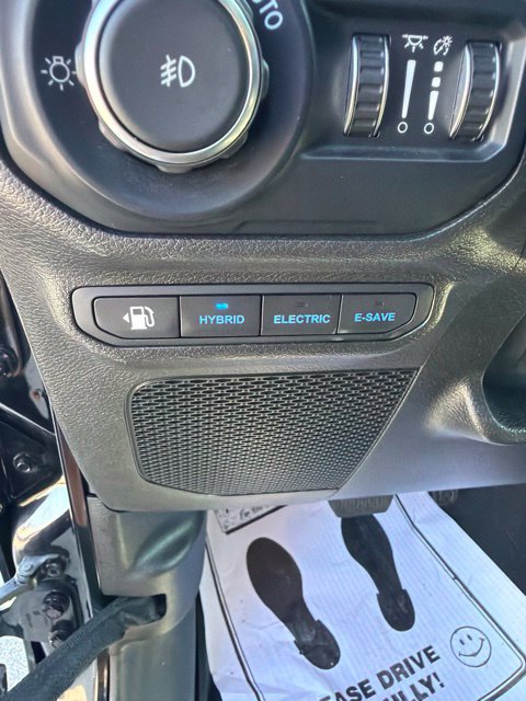 Used 2022 Jeep Wrangler Unlimited Rubicon 4xe w/ Safety Group AWD/4WD image 19