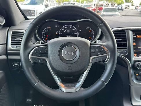 Used 2017 Jeep Grand Cherokee Altitude AWD/4WD image 25