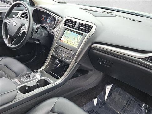 Used 2017 Ford Fusion SE w/ Equipment Group 201A image 20