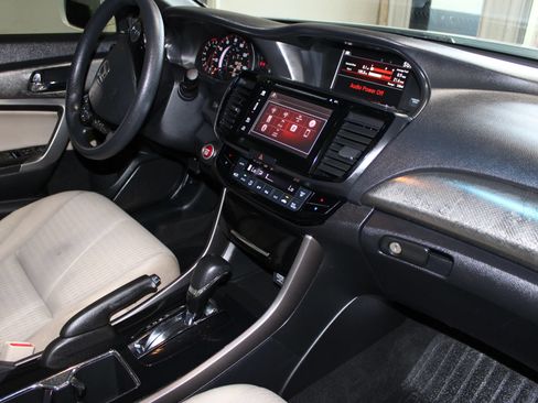 Used 2016 Honda Accord EX image 26