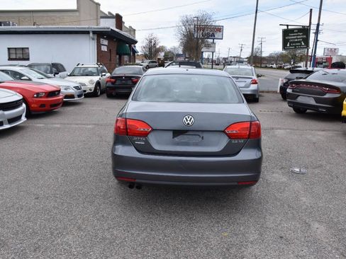Used 2012 Volkswagen Jetta SE FWD image 7