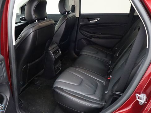 Used 2019 Ford Edge Titanium image 22