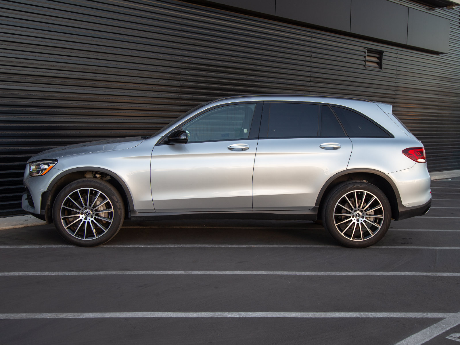 Used 2022 Mercedes-Benz GLC 300 image 2
