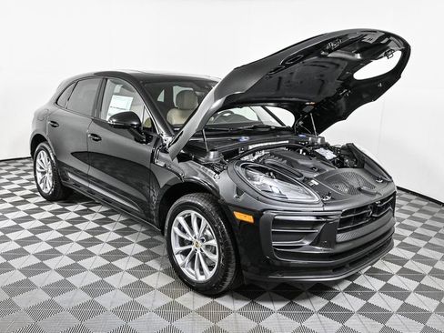 Used 2026 Porsche Macan AWD/4WD image 36