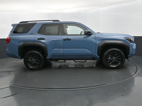 Used 2025 Toyota 4Runner SR5 AWD/4WD image 6