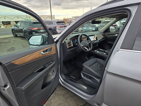 New 2026 Volkswagen Atlas SE image 21