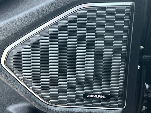 Used 2024 Jeep Grand Cherokee Overland w/ Trailer Tow Package image 31