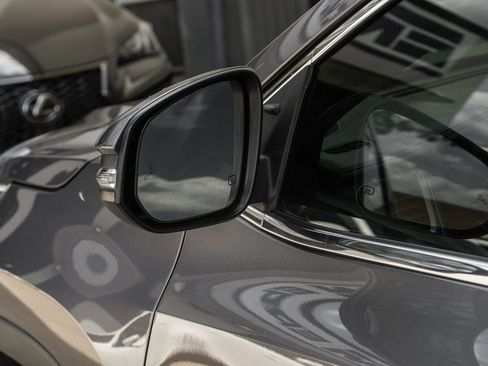 Used 2017 Toyota Highlander Limited Platinum FWD image 39