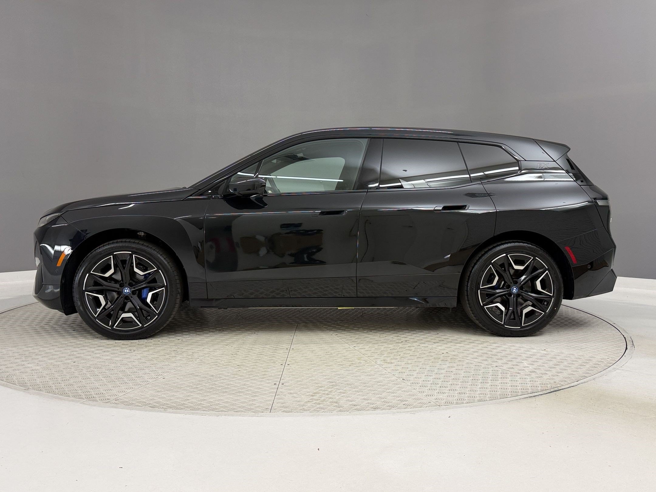Certified 2024 BMW iX xDrive50 w/ Sport Package AWD/4WD image 2