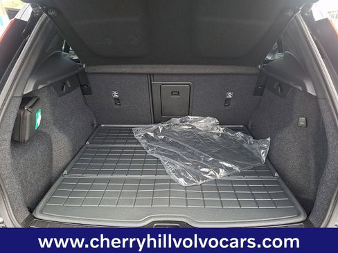 Certified 2025 Volvo XC40 B5 Ultra w/ Protection Package Premier image 29