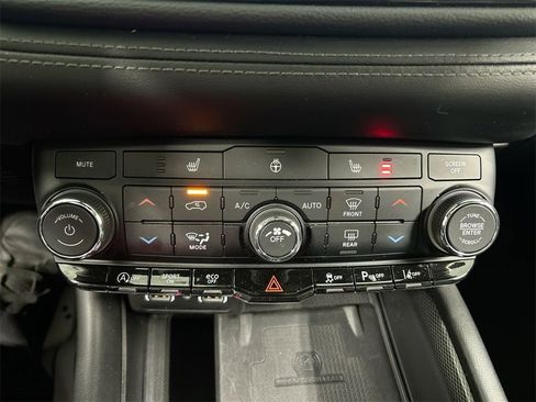 Used 2022 Dodge Durango GT image 17