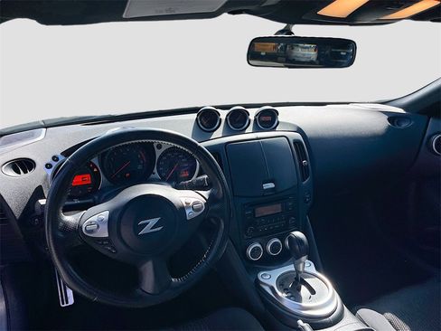 Used 2017 Nissan 370Z Coupe image 21