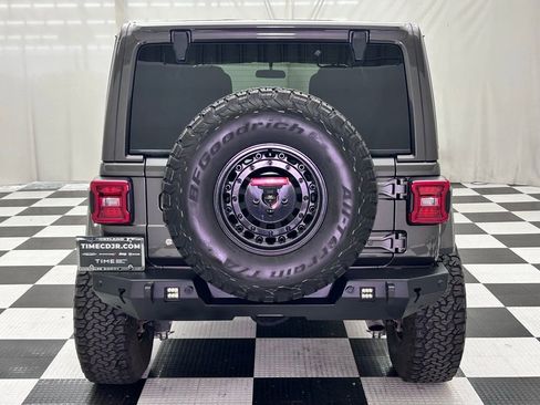 Used 2019 Jeep Wrangler Unlimited Sahara w/ Safety Group image 8