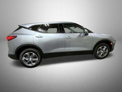 Used 2025 Chevrolet Blazer LT AWD/4WD image 4