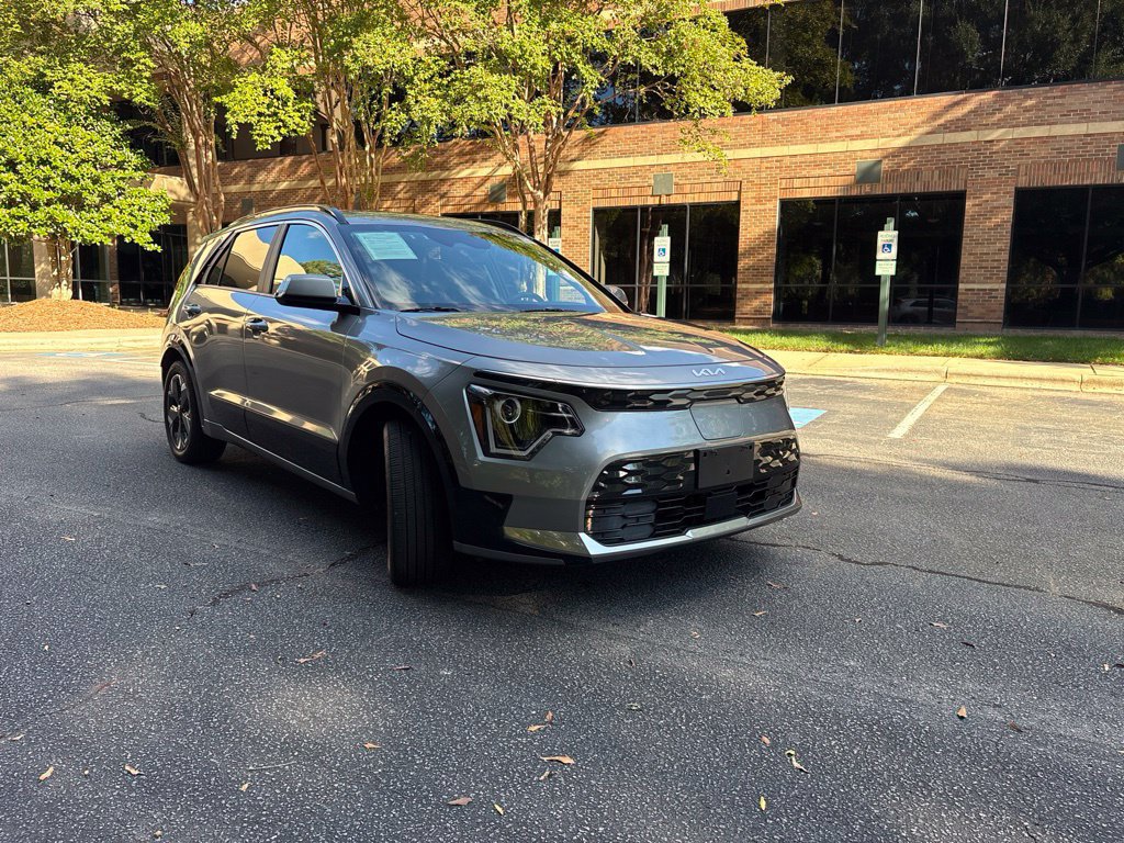 Used 2025 Kia Niro Wind w/ Wind Preserve Package FWD image 4