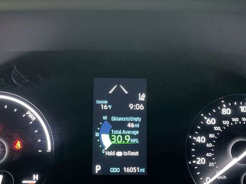 Used 2024 Toyota Sienna XSE w/ XSE Plus Package image 15