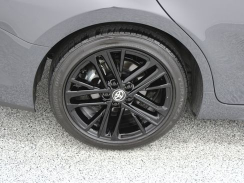 Used 2025 Toyota Camry SE FWD image 6