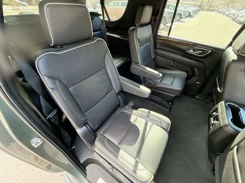 Used 2023 Chevrolet Suburban Premier image 27