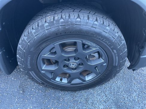 Used 2025 Honda Pilot TrailSport image 7