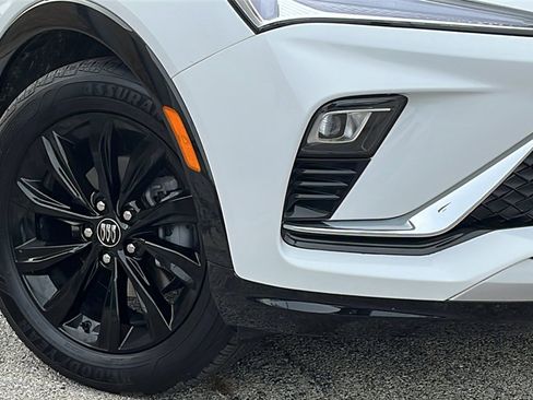 Used 2025 Buick Envista Sport Touring image 2