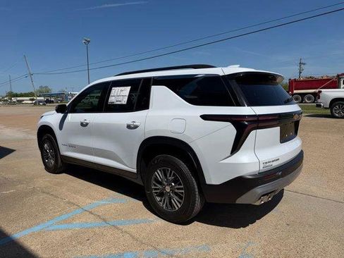 New 2026 Chevrolet Traverse LT w/ Driver Confidence Package FWD image 3