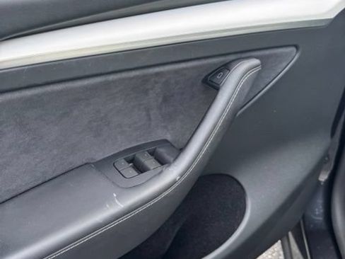 Used 2024 Tesla Model Y Performance AWD/4WD image 13