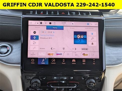 New 2025 Jeep Grand Cherokee Limited w/ Luxury Tech Group II image 17