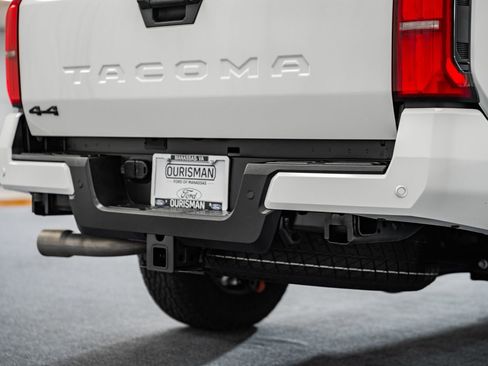 Used 2024 Toyota Tacoma TRD Off-Road image 21